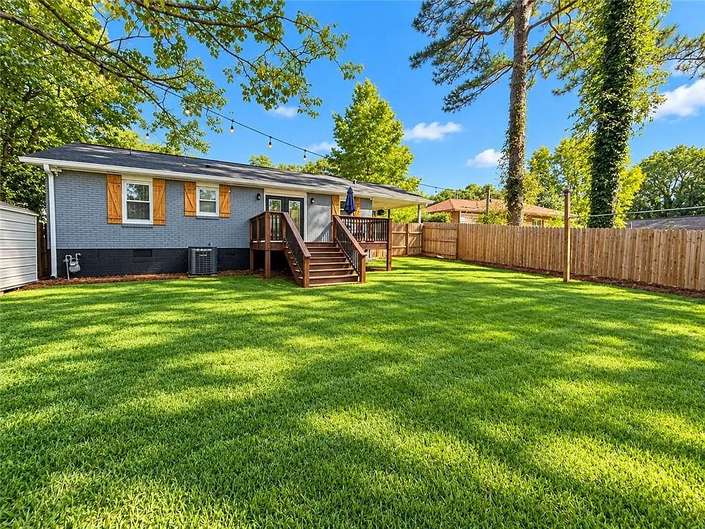 3 bed, 2.0 bath, 1025 sqft, $2,800 — Photo 3