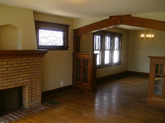 4th image of 98 Arden Ave