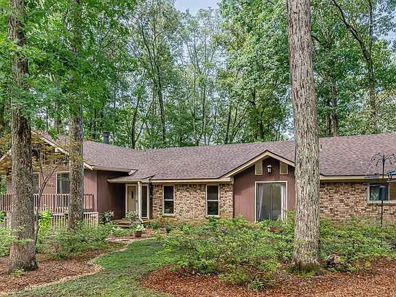 3rd image of 1257 Wesleyan Pl