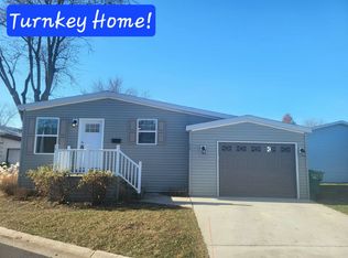 1046 Bayside Rd, Elgin, IL 60123