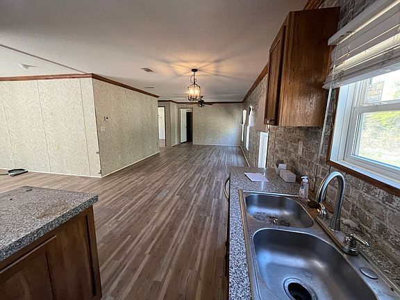 3rd image of 5739 224th St