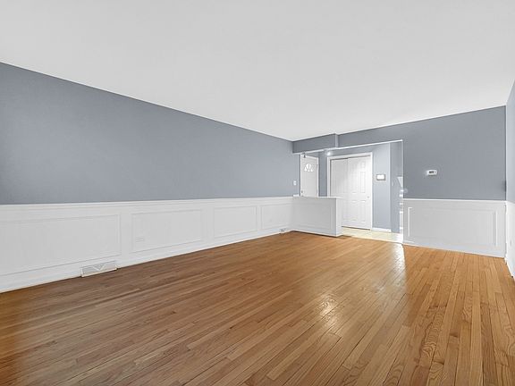 3rd image of 16906 Dobson Ct