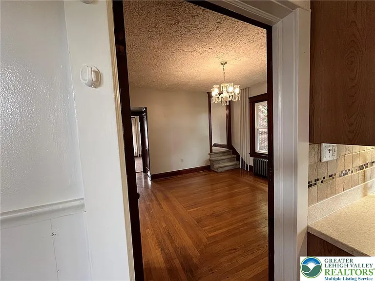 543 W Emaus Ave — Photo 10