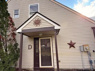 29 Meeting House Ln, Turnersville, NJ 08012