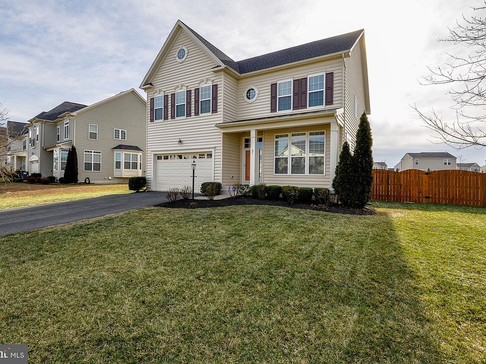 1st image of 21 Charter Gate Dr