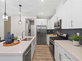 15964 Sparrow Ct, Fontana, CA 92336