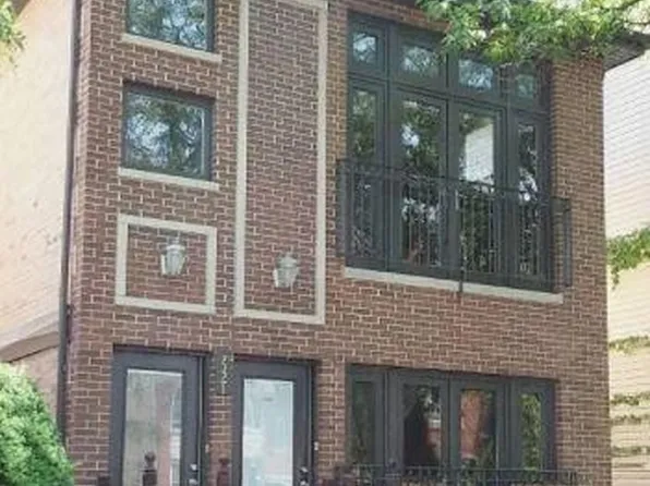 2521 N Luna Ave #1, Chicago, IL 60639