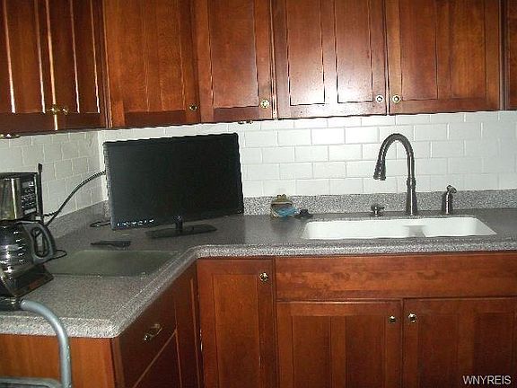 4th image of 8 Knight St