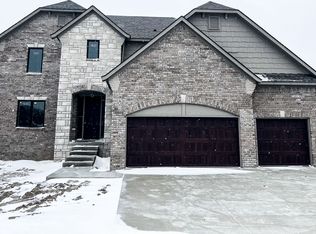 24734 Brookshire Dr, Macomb, MI