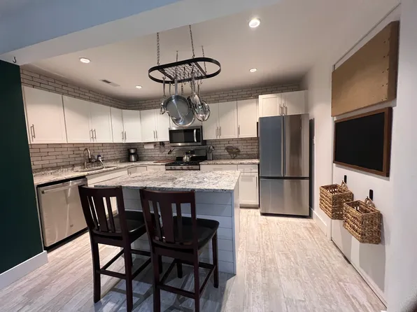 (undisclosed Address), Charleston, SC 29407