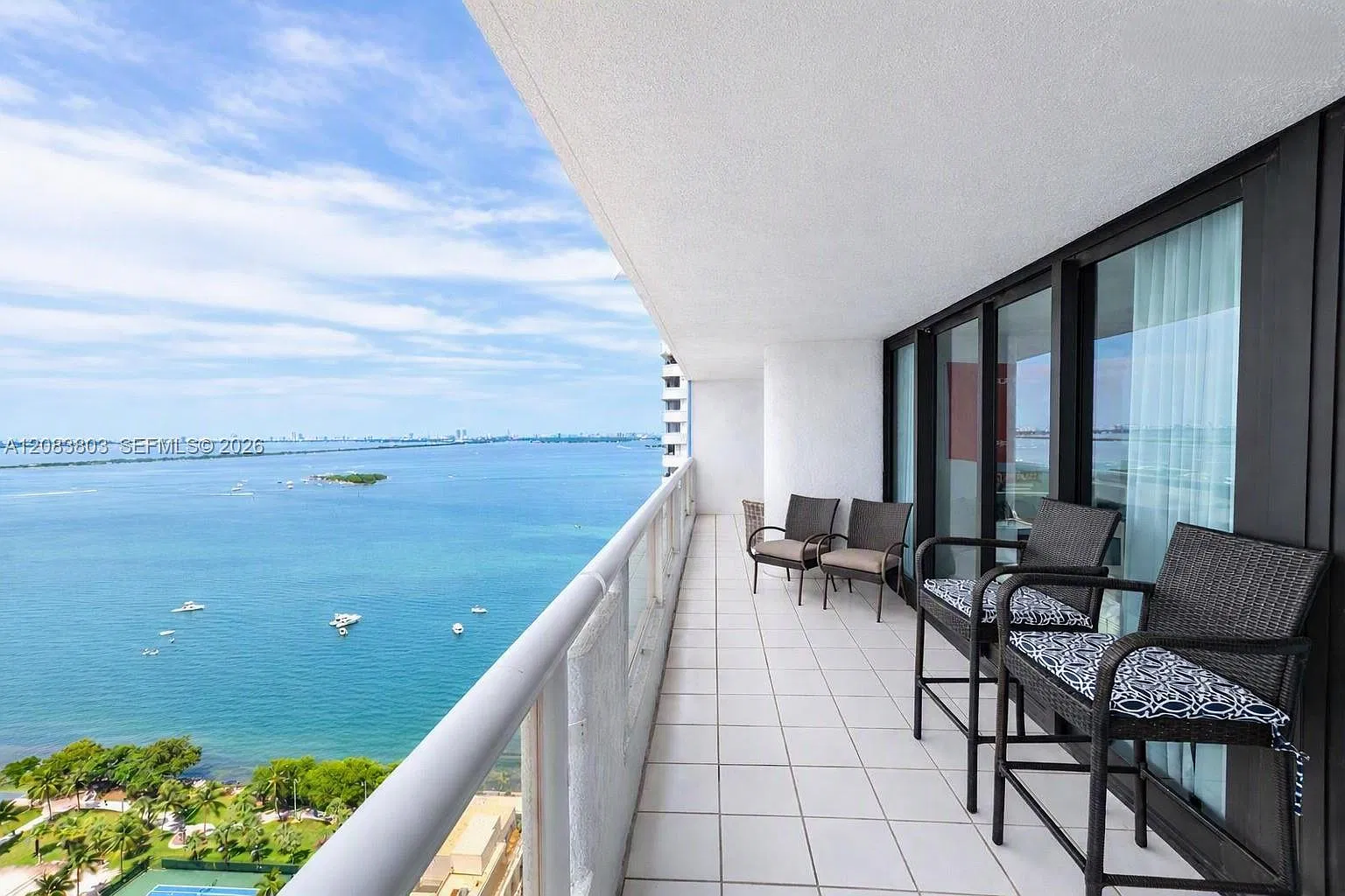 Venetia Condo — Photo 1