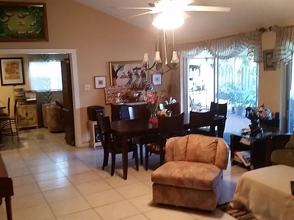 3rd image of 9371 NW 39th St