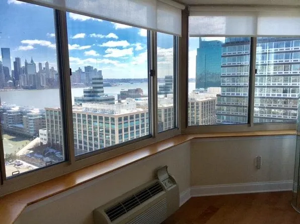 65 2nd St #2111, Jersey City, NJ 07302