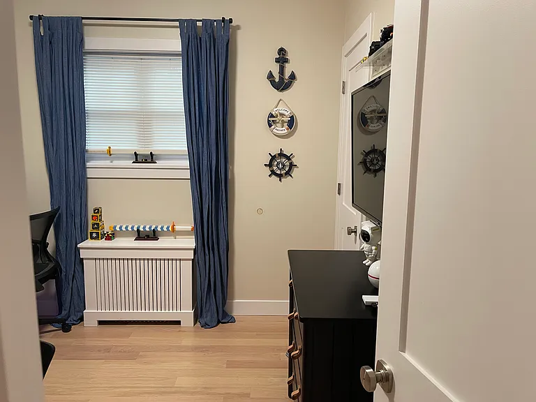 290 Clifton Ave — Photo 4