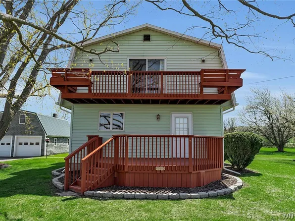 6850 Thwing Rd, Le Roy, NY 14482