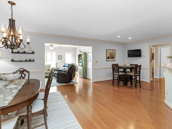 57 Glenfield Dr, Dunn, NC 28334