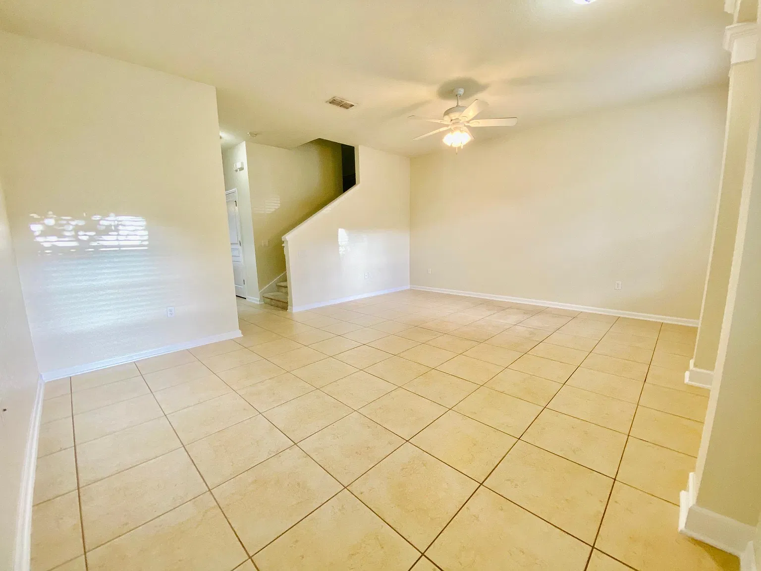 3 bed, 2.5 bath, 1644 sqft, $2,650 — Photo 3