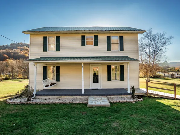 300 13th St, Rainelle, WV 25962