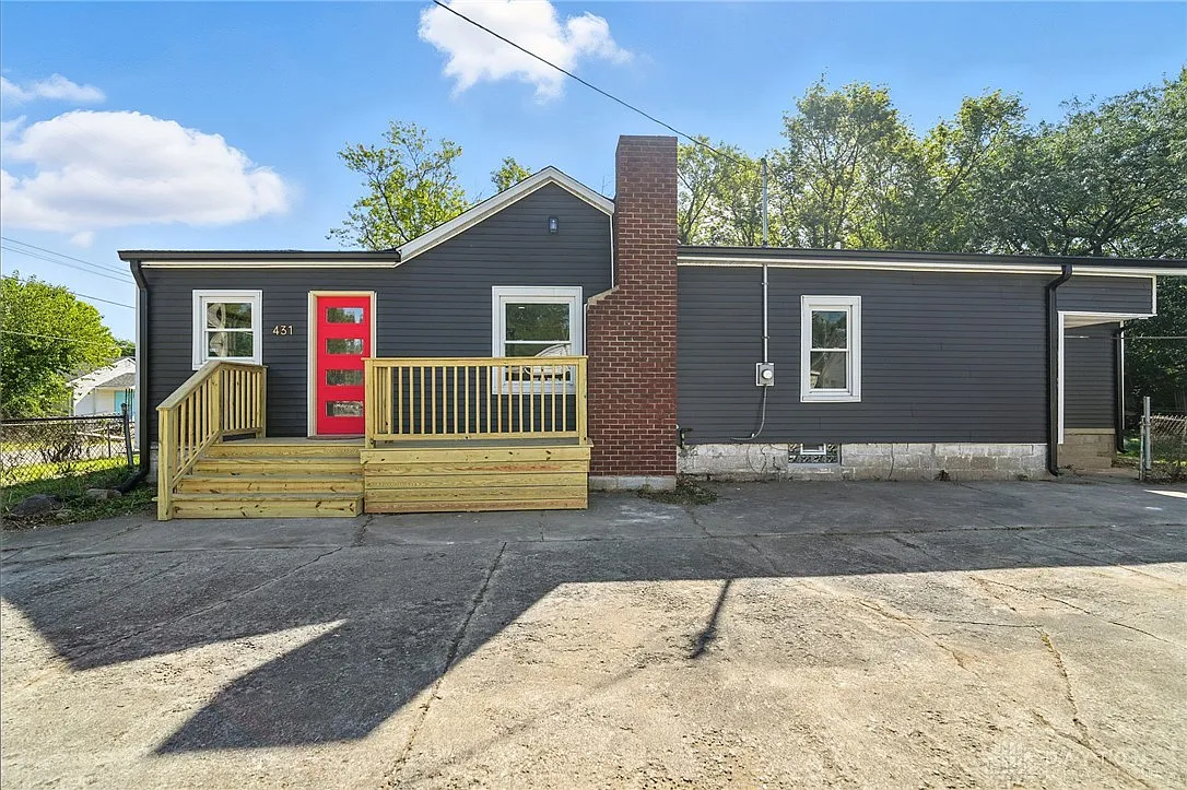 431 Lyle Ave photo 1