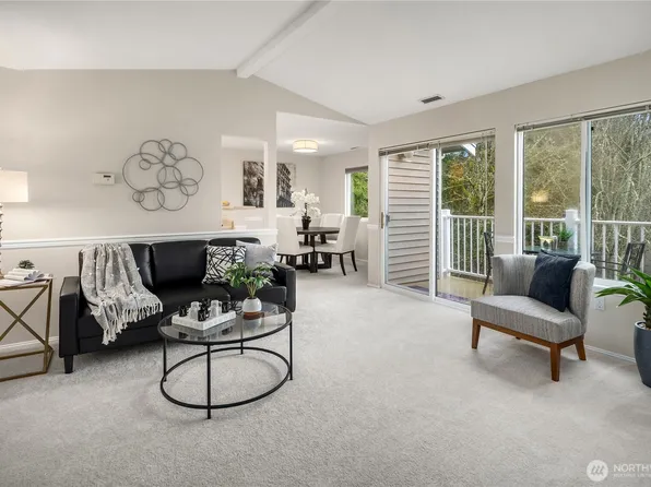 25235 SE Klahanie Boulevard #E301, Sammamish, WA 98029