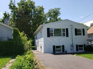 930 Pine St, Waukegan, IL 60085