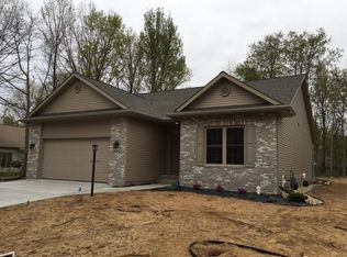 2000 Woodland Estates Dr, Elkhart, IN 46514