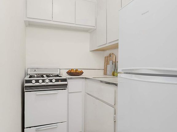5th image of 335 E 51st St #5B