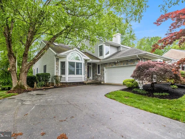18 Lavender Dr, Princeton, NJ 08540