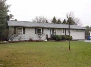 48482 Woodhenge Dr, Mattawan, MI 49071