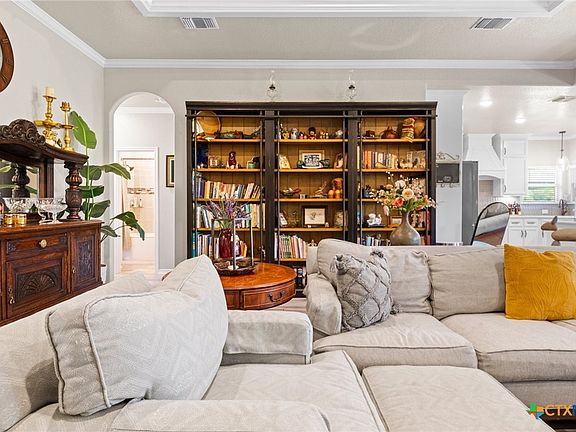 5th image of 8902 Grand Oaks Ln