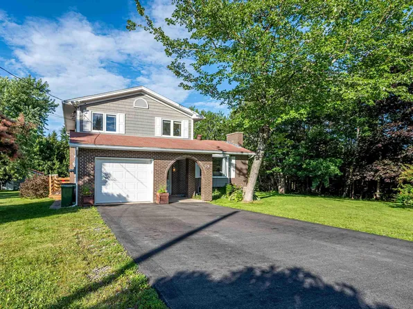 39 Delmerle Dr, Whites Lake, NS B3T 1W9