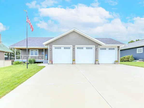 116 W Bay Rd, Lake Park, IA 51347