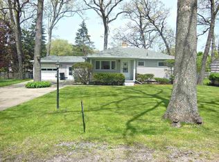 19085 N Oakmont Dr, South Bend, IN 46637