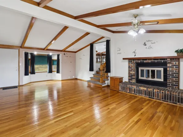 109 S West Ave, Lacona, IA 50139