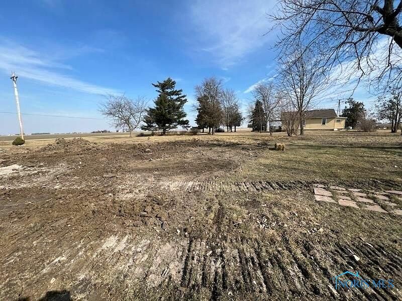 2nd image of 22401 Cygnet Rd