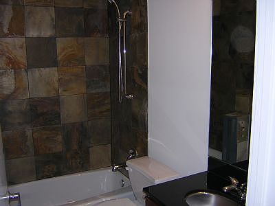 3rd image of 834 W Montrose Ave Unit 202