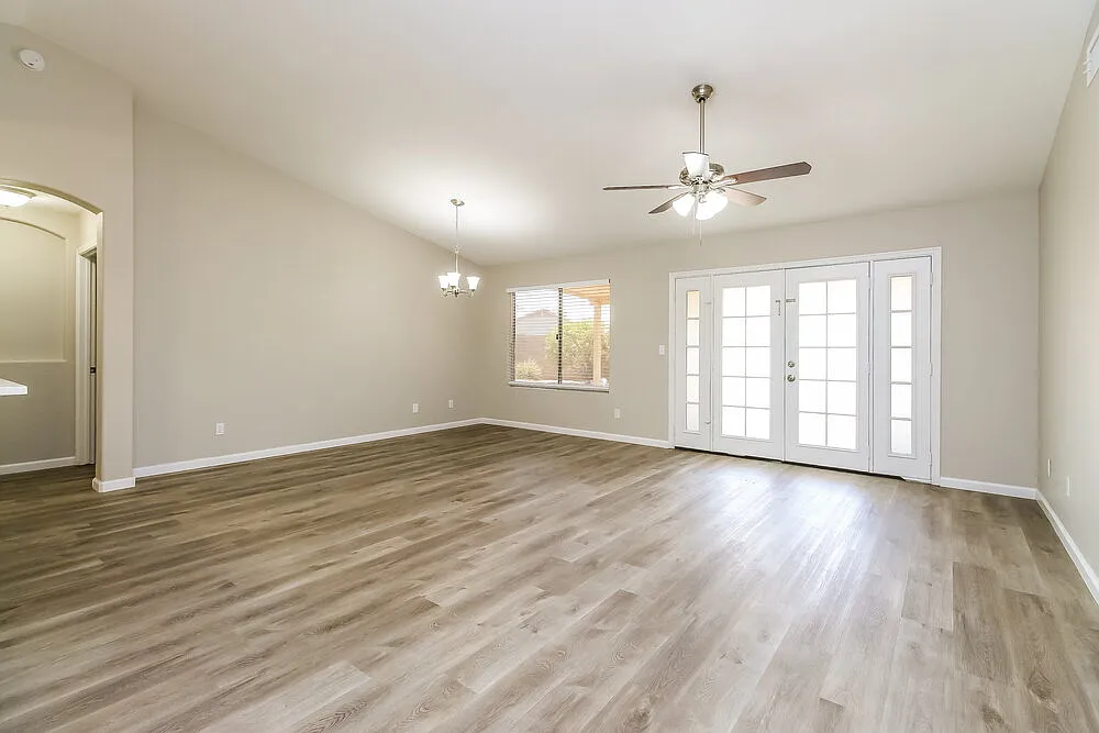 3 bed, 2.0 bath, 1439 sqft, $2,245 — Photo 3