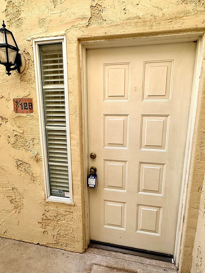 2 bed, 2.0 bath, 1068 sqft, $1,750 — Photo 4
