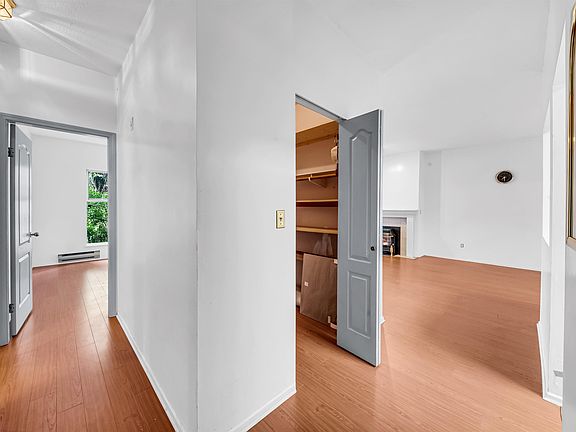 5th image of 13918 72nd Ave #212