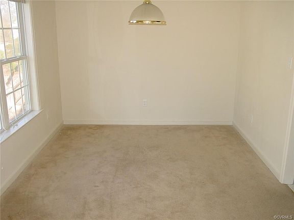 3rd image of 10617 Sherwin Pl