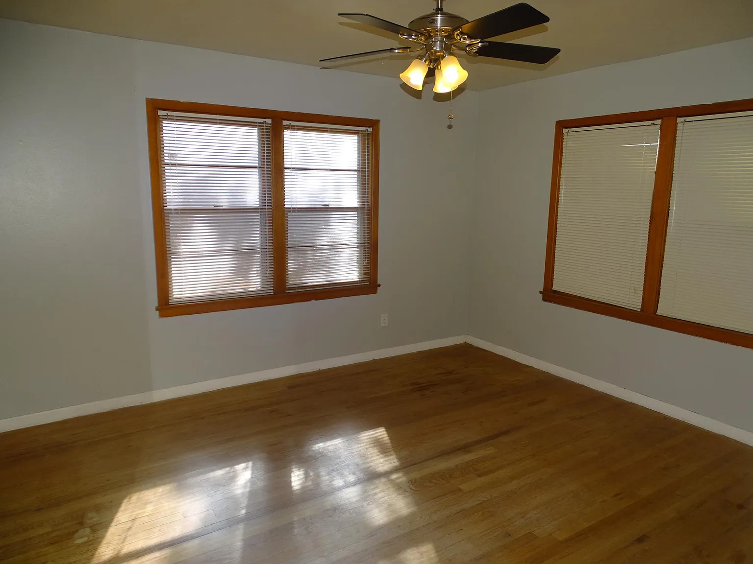4 bed, 1832 sqft, $1,800 — Photo 3
