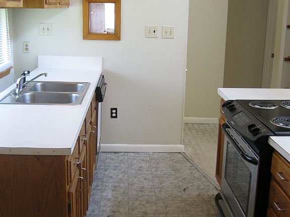 Kitchen / Laundry area