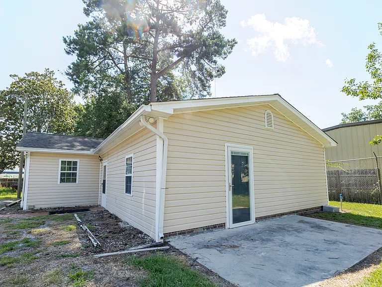 2621 1/2 W Willow Dr — Photo 17