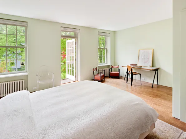 86 Macdougal Street image 5 of 6