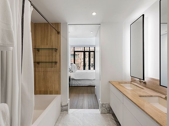 5th image of 429 Kent Ave #501