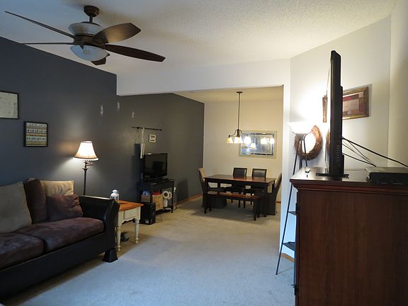 3rd image of 23120 Iris Ave