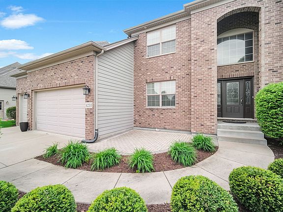 3rd image of 4231 Honey Locust Dr