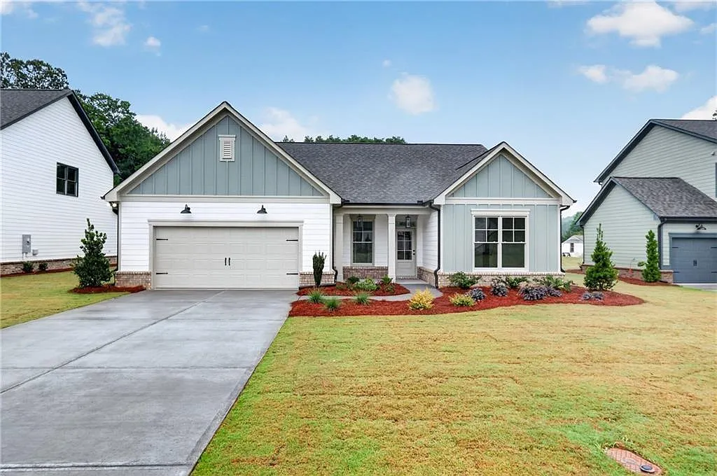3 bed, 2.0 bath, 2084 sqft, $2,300 — Photo 1