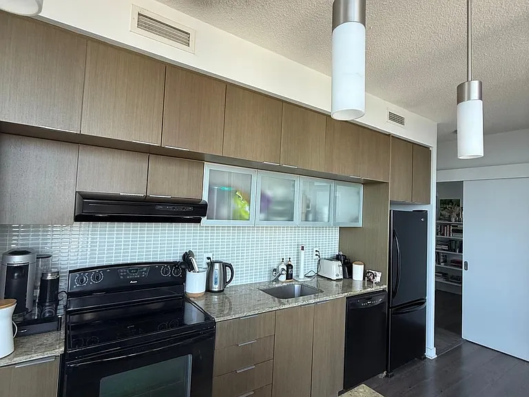 110 Charles St E #3506 — Photo 7