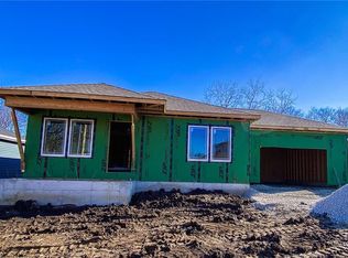 307 N Lexington St, Harrisonville, MO 64701
